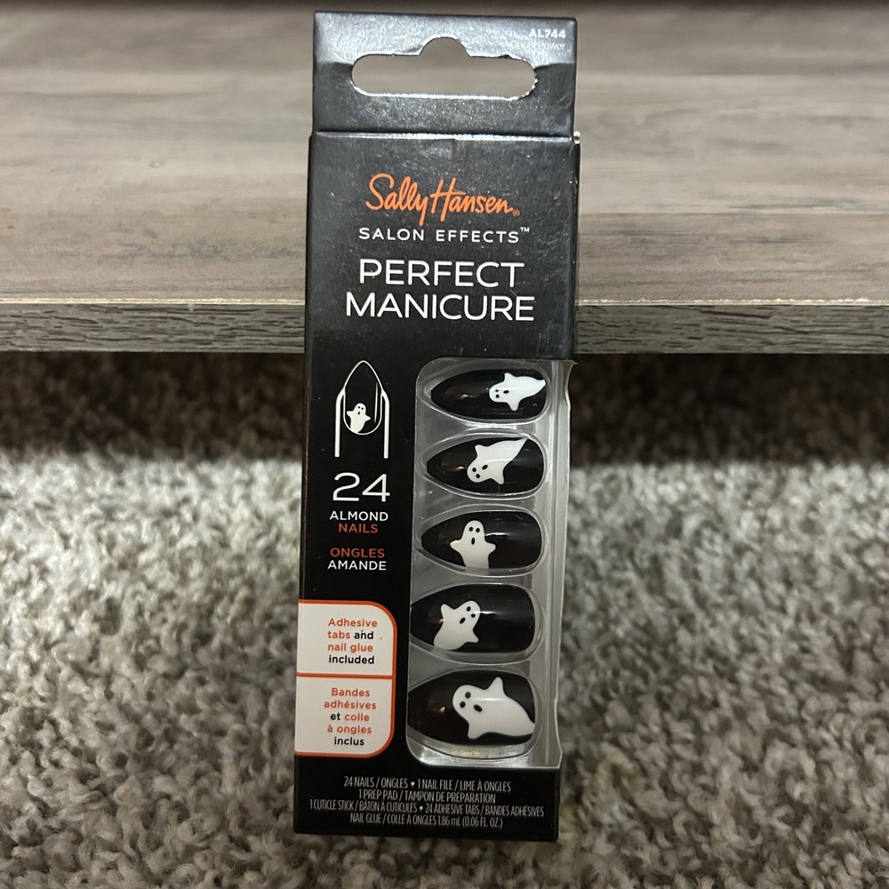 Sally Hansen Salon Effects Perfect Manicure Halloween Ghost PressOn Nails Ghosts - Picture 1 of 4